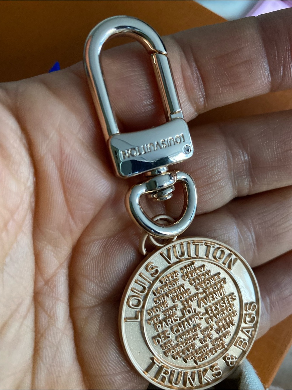 Unbranded Gold Trunks & Bags Key Charm
